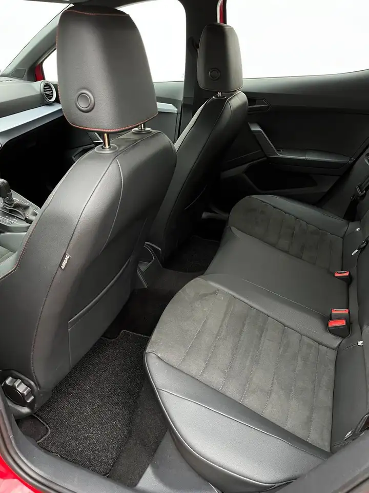 SEAT Ibiza FR DSG LED RF-Kamera DAB Parkpilot 18 Zoll — Galerie du véhicule 33