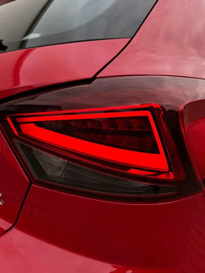 SEAT Ibiza FR DSG LED RF-Kamera DAB Parkpilot 18 Zoll — Galerie du véhicule 37