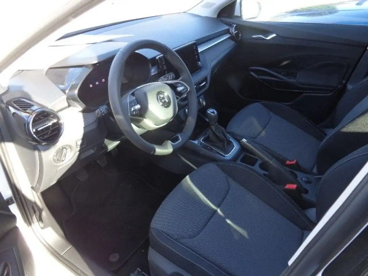 Skoda Fabia Selection PDC, Tempom.,Sitzh.,CarPlay — معرض صور السيارة 7