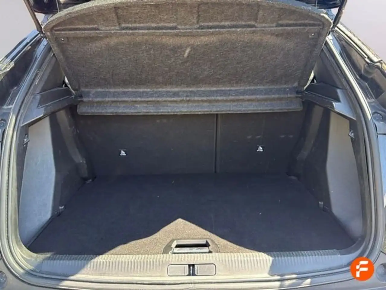 Peugeot 2008 1.2 PureTech S&S Allure EAT8 130 — معرض صور السيارة 19