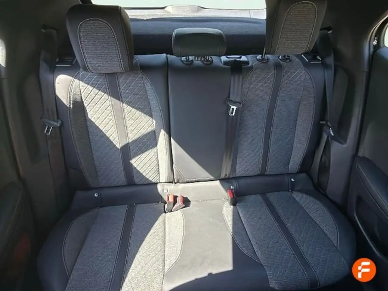 Peugeot 2008 1.2 PureTech S&S Allure EAT8 130 — معرض صور السيارة 18