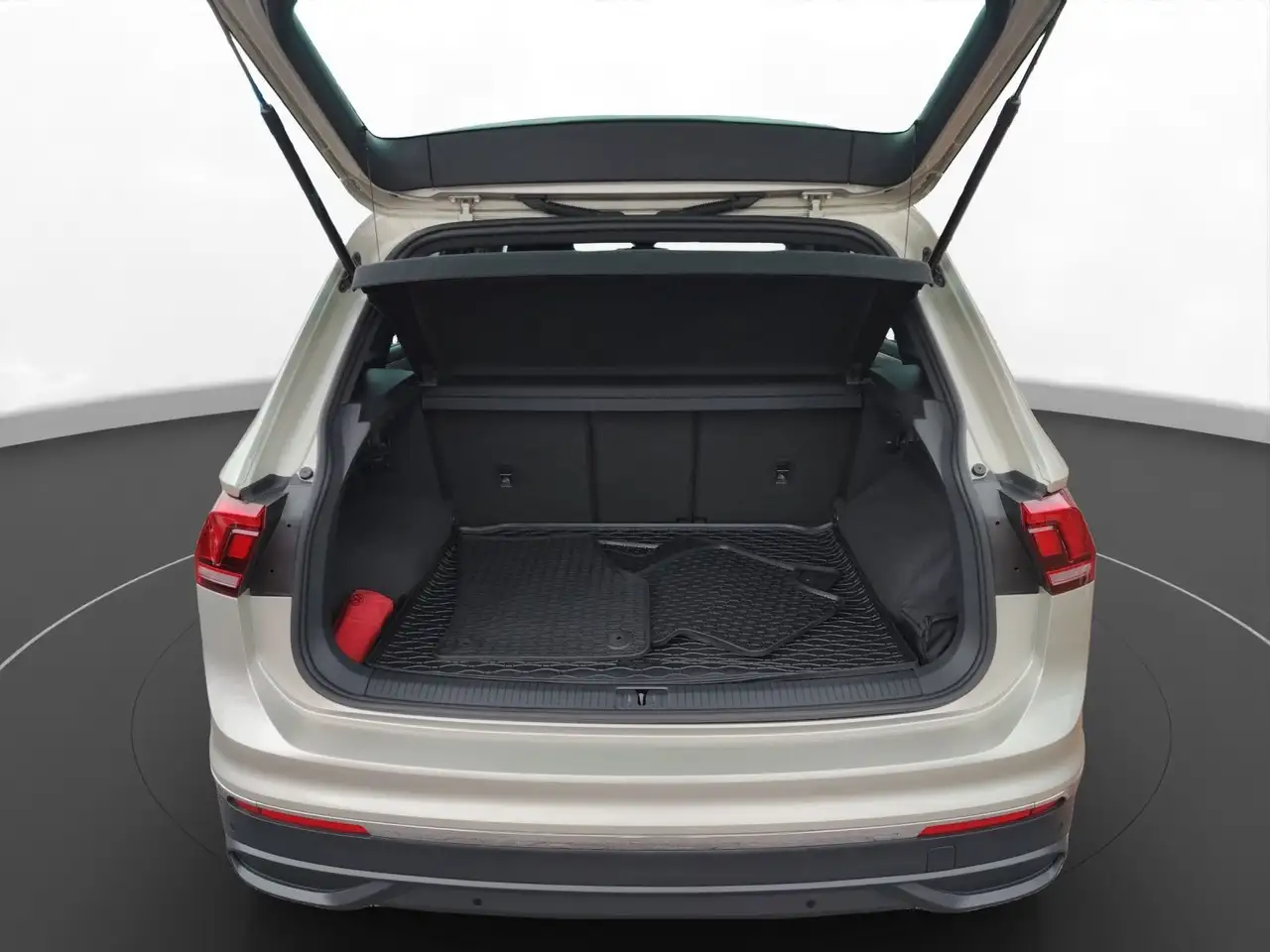 Volkswagen Tiguan 1.5 TSI Move DSG AHK Matrix RFK — Vehicle gallery 6