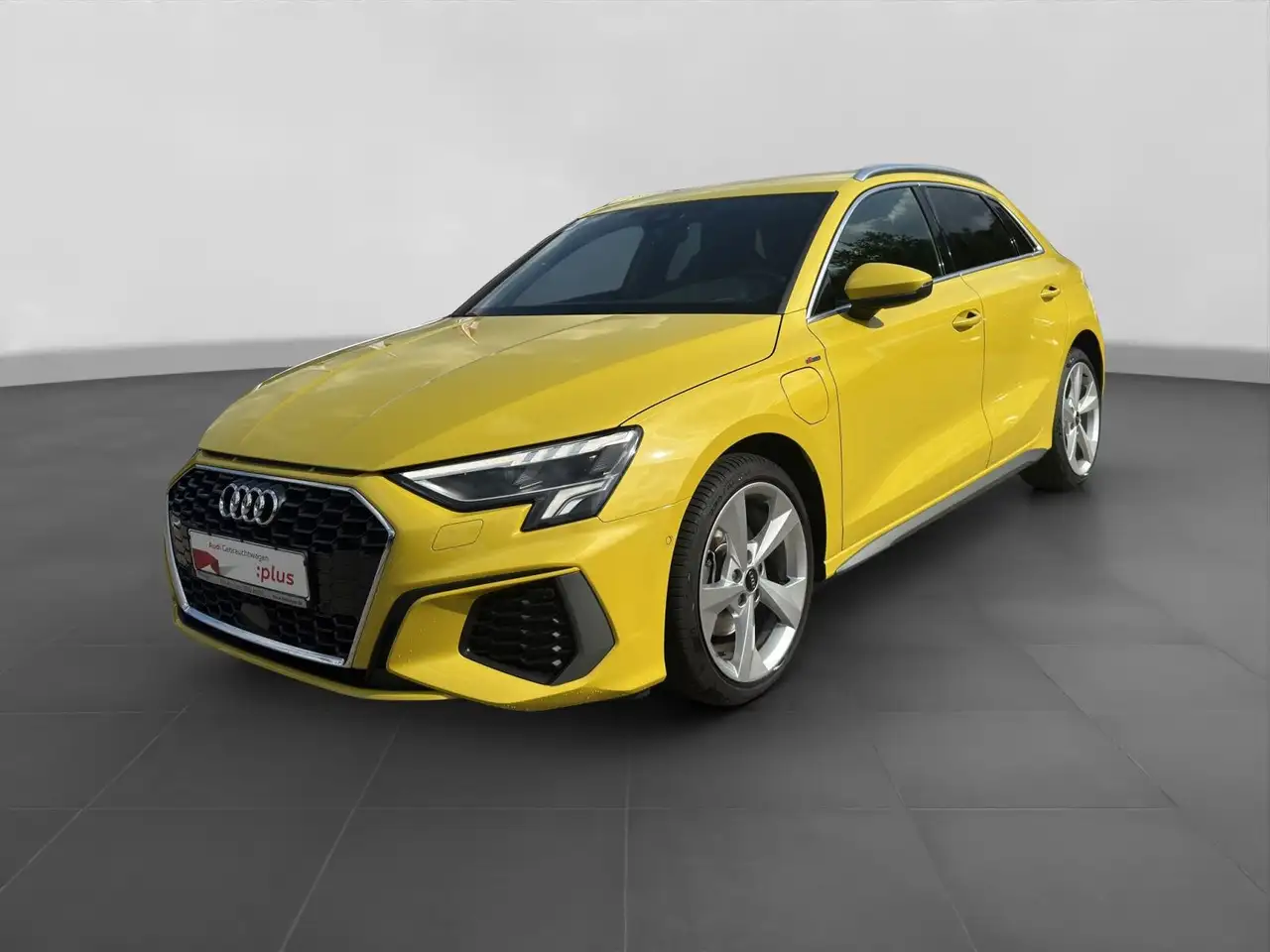 Audi A3 40 TFSIe 2x S LINE LM18 AHK LED — Vehicle gallery 2