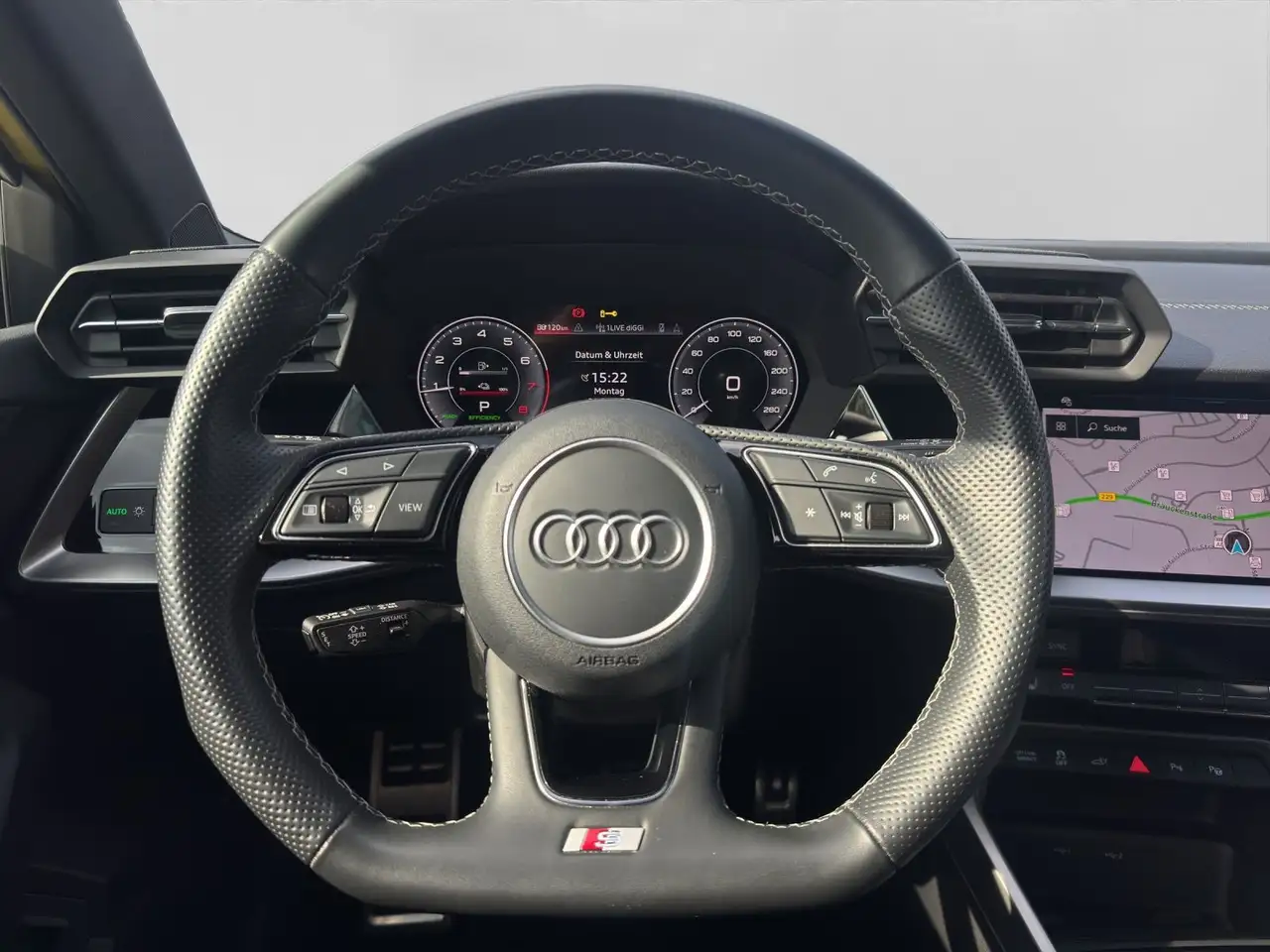 Audi A3 40 TFSIe 2x S LINE LM18 AHK LED — Vehicle gallery 9