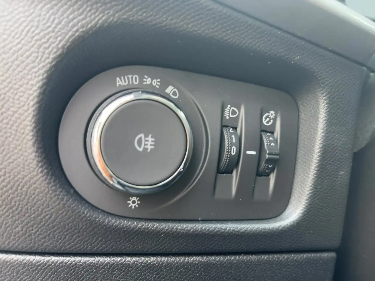 Opel Mokka 1.2 Elegance LED/SHZ/LHZ/PDC/Kamera — Galería del vehículo 15