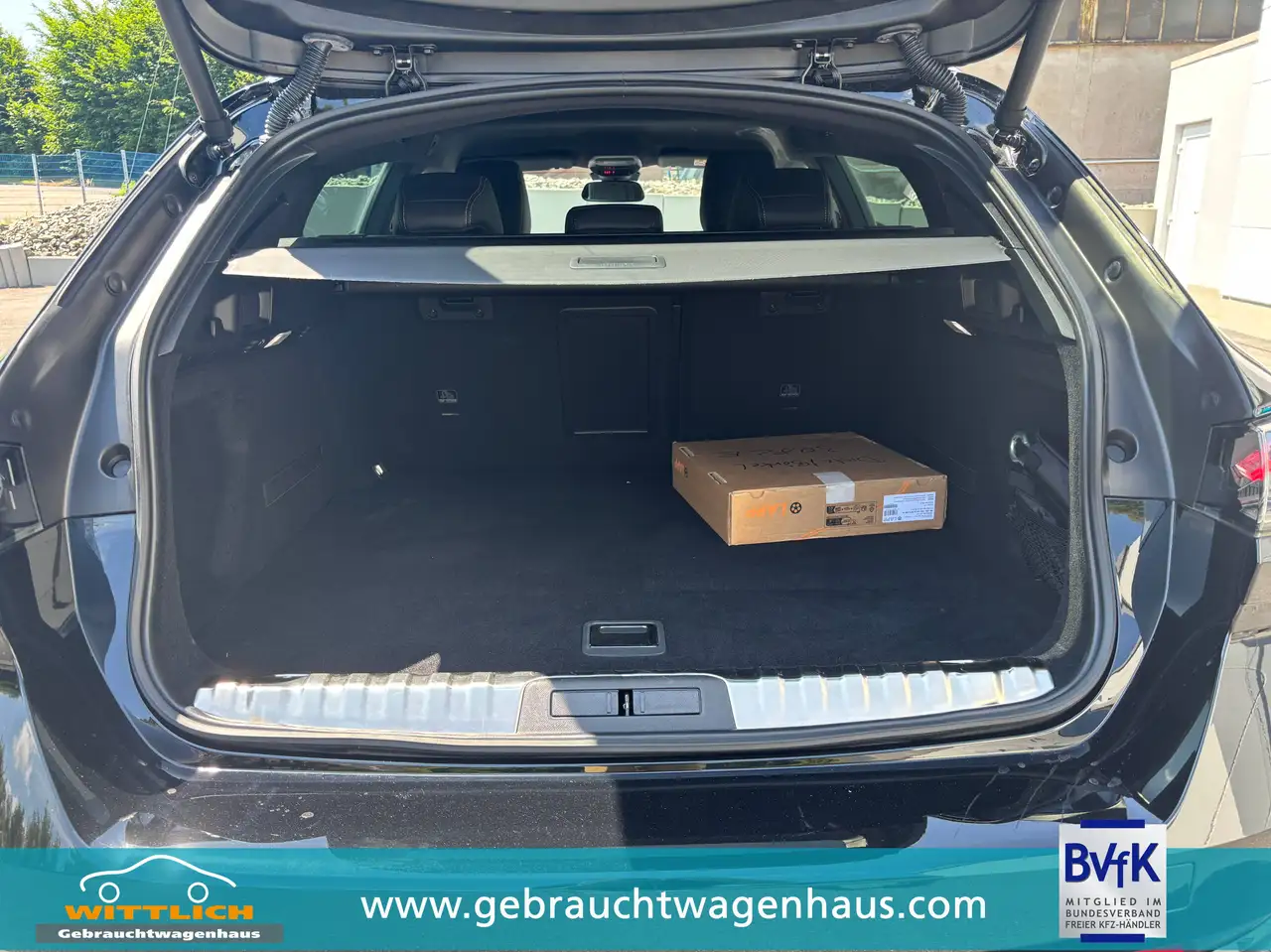 Peugeot 508 Hybrid 225 "Allure" +Winterräder +Garantie +Kamera +LED-Scheinwerfer — Galería del vehículo 12