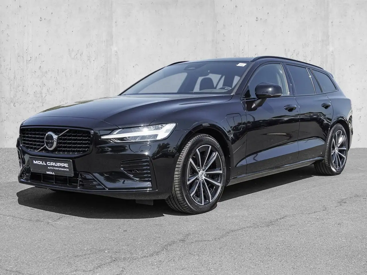 Volvo V60 T8 AWD Plus Dark Plug-in Hybrid AHK STANDHZG — Galerie du véhicule 2