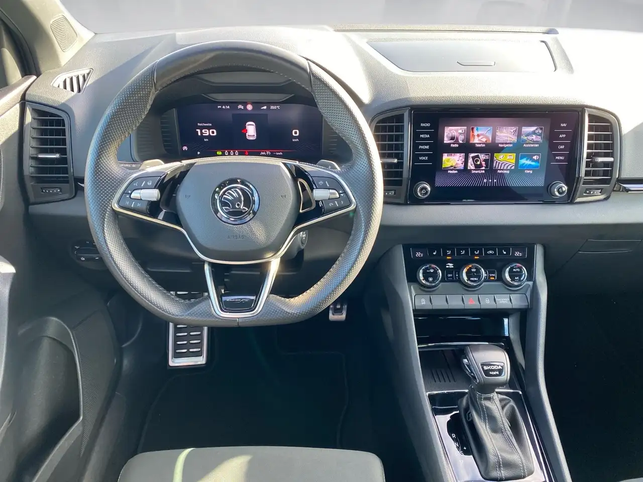 Skoda Karoq 2.0 TSI Sportline 4x4 DSG Sport-Paket Matrix — معرض صور السيارة 18