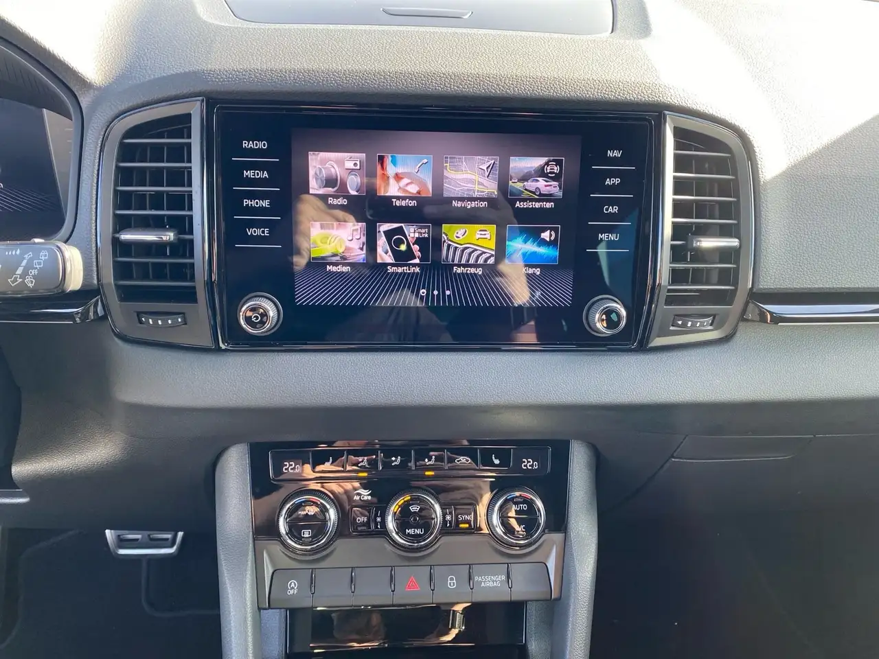 Skoda Karoq 2.0 TSI Sportline 4x4 DSG Sport-Paket Matrix — معرض صور السيارة 17
