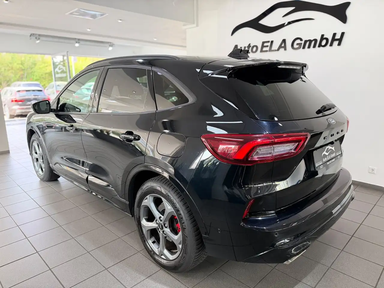 Ford Kuga 1.5 ST-Line X Automatik Pano|AHK|1.Hand — Galería del vehículo 6