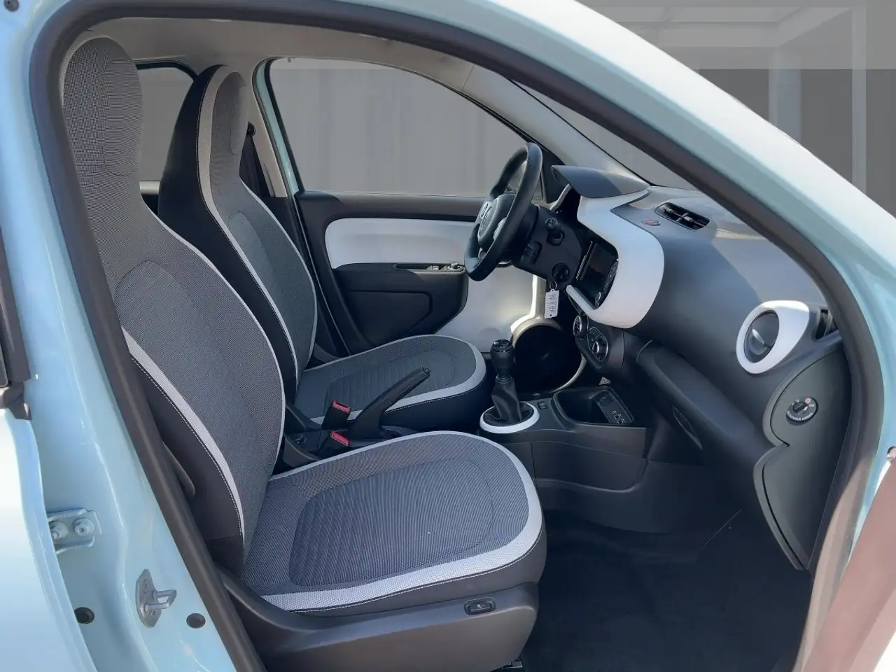 Renault Twingo EQUILIBRE SCe 65 SITZHEIZUNG — معرض صور السيارة 8