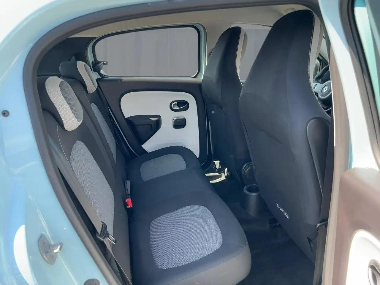 Renault Twingo EQUILIBRE SCe 65 SITZHEIZUNG — معرض صور السيارة 9