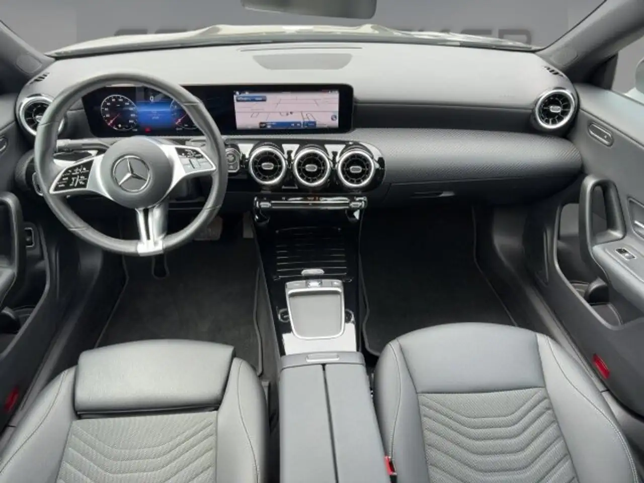 Mercedes-Benz CLA 180 CLA 180 Coupé Advanced AHK LED KameraNaviPremium — Galería del vehículo 7