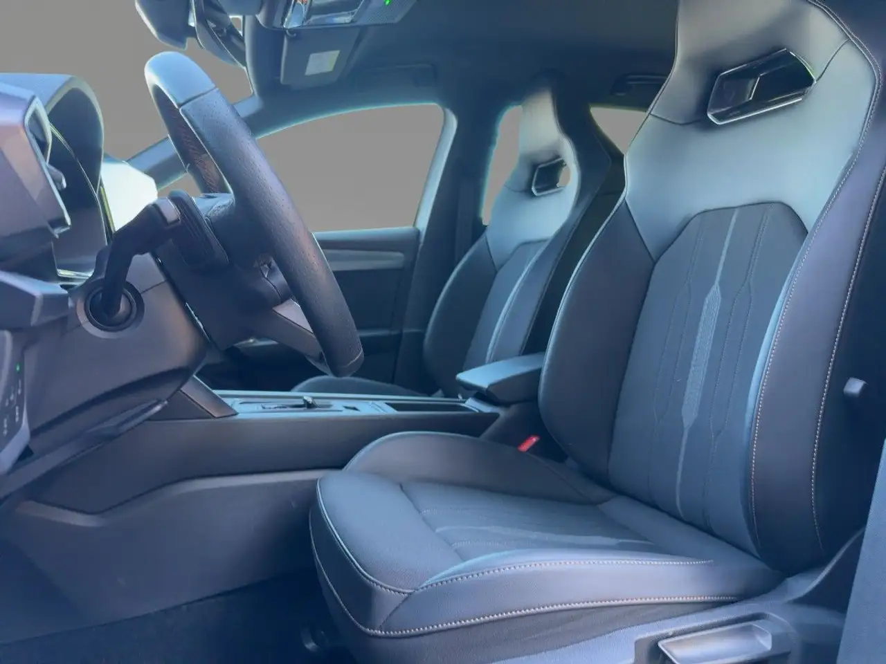 CUPRA Leon Sportstourer 2.0 TSI VZ 4Drive DSG Beats — معرض صور السيارة 6