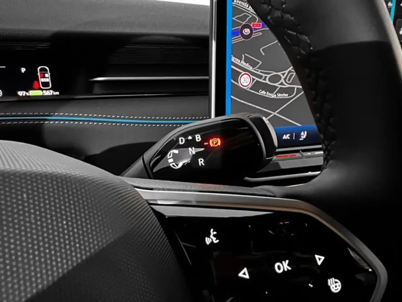 Volkswagen ID.7 Pro 82 kWh 210 kW (286 CV) (ED23QK13) — معرض صور السيارة 7