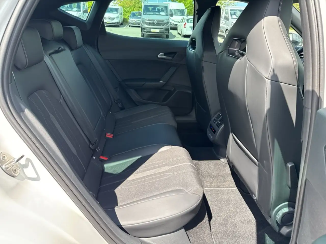 CUPRA Formentor 2.0 TSI VZ 4Drive ACC+SHZ+NAVI+KAMERA — Galerie du véhicule 26