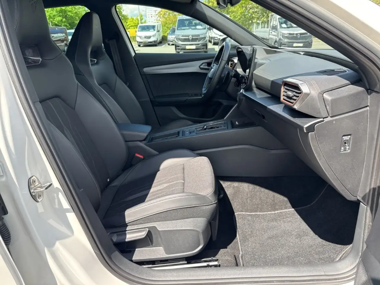 CUPRA Formentor 2.0 TSI VZ 4Drive ACC+SHZ+NAVI+KAMERA — Galerie du véhicule 25
