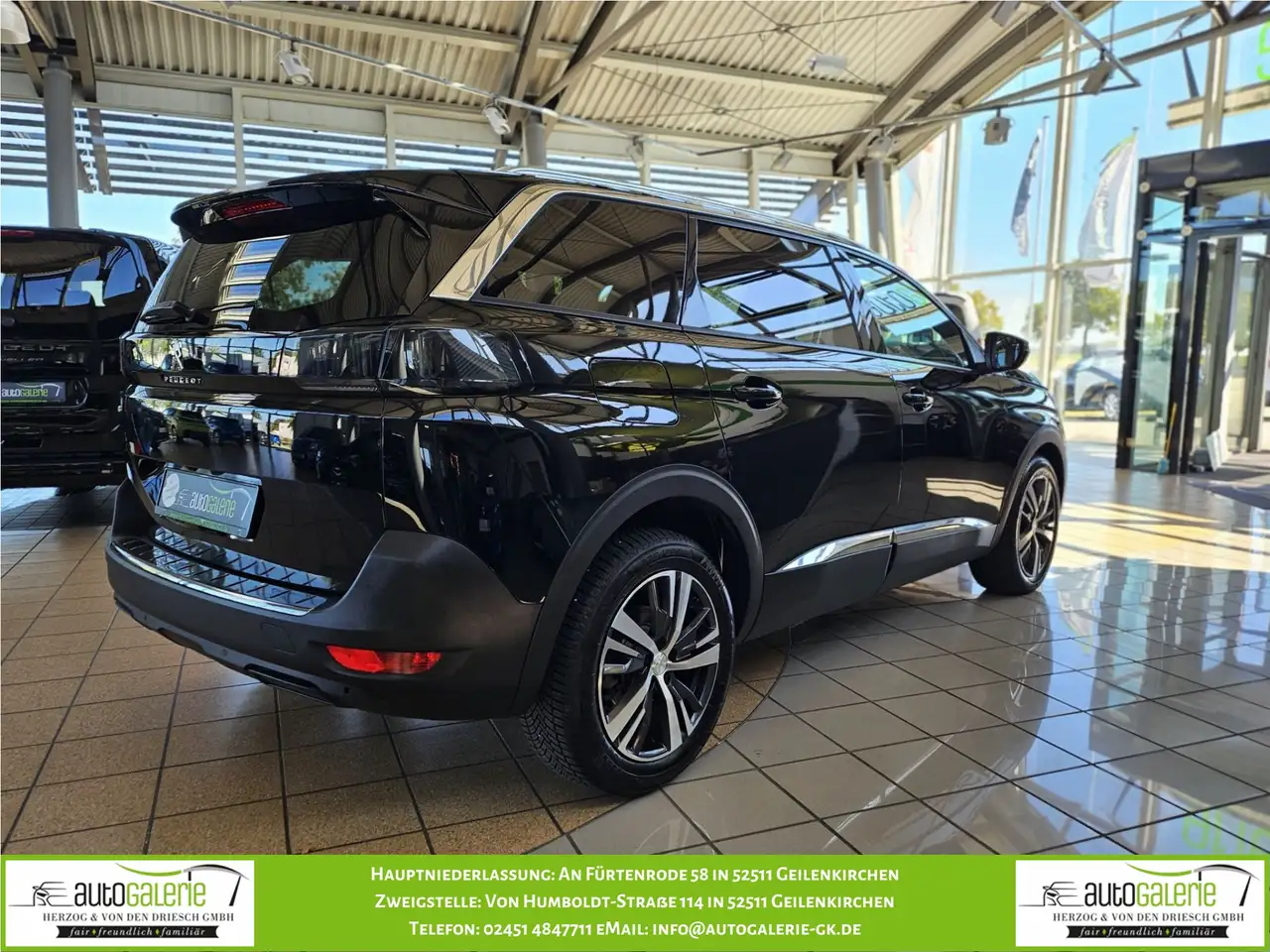 Peugeot 5008 5008 PureTech 130 EAT8 Stop & Start Allure Pack — Vehicle gallery 5