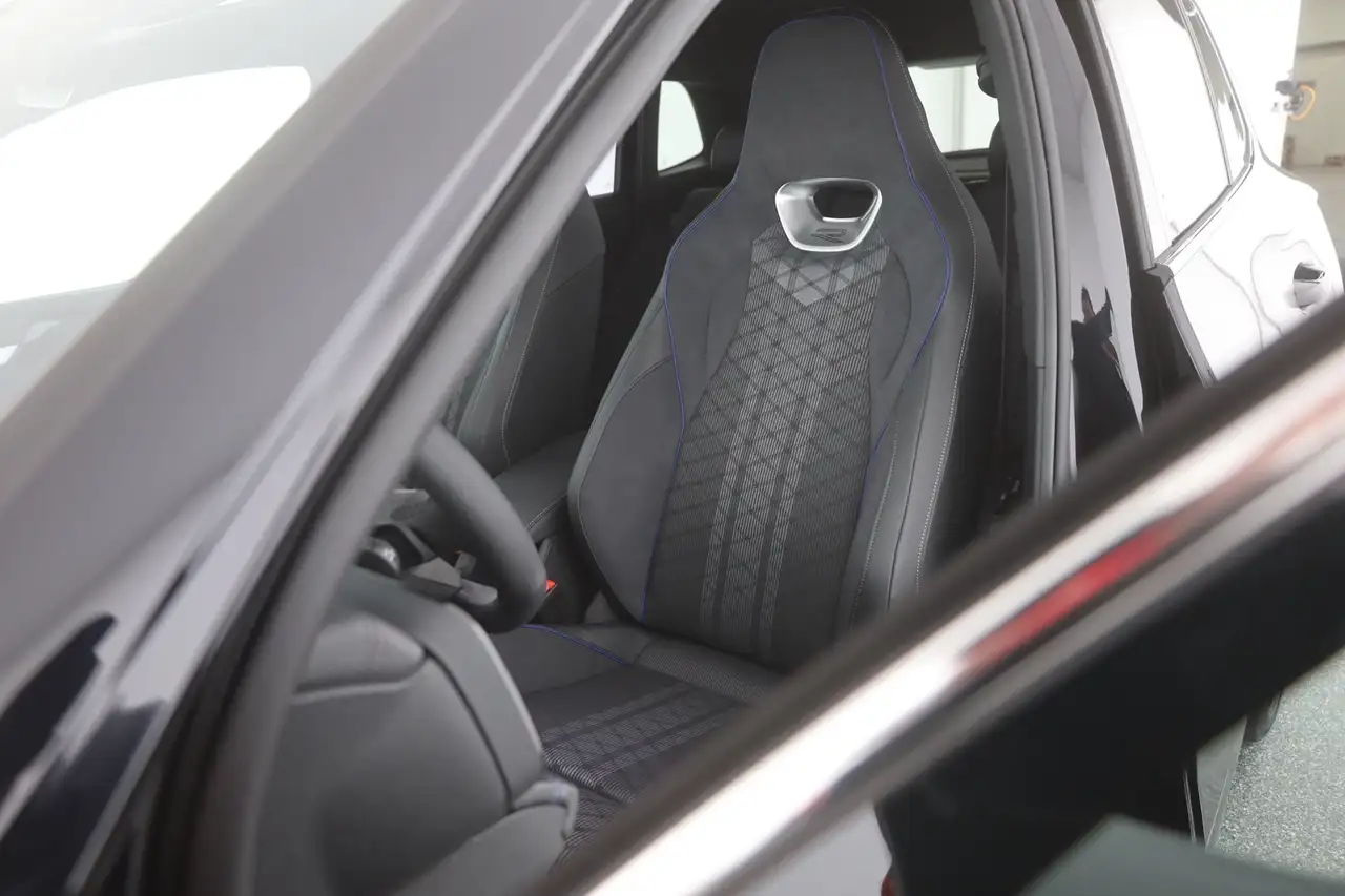 Volkswagen Tiguan 1.5 TSI R-Line DSG Matrix ACC 360° AHK — Vehicle gallery 23