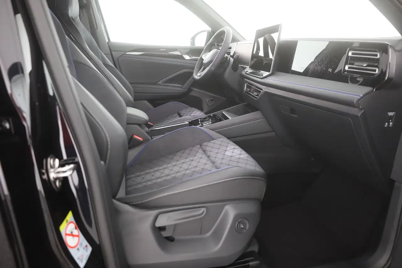 Volkswagen Tiguan 1.5 TSI R-Line DSG Matrix ACC 360° AHK — Vehicle gallery 24