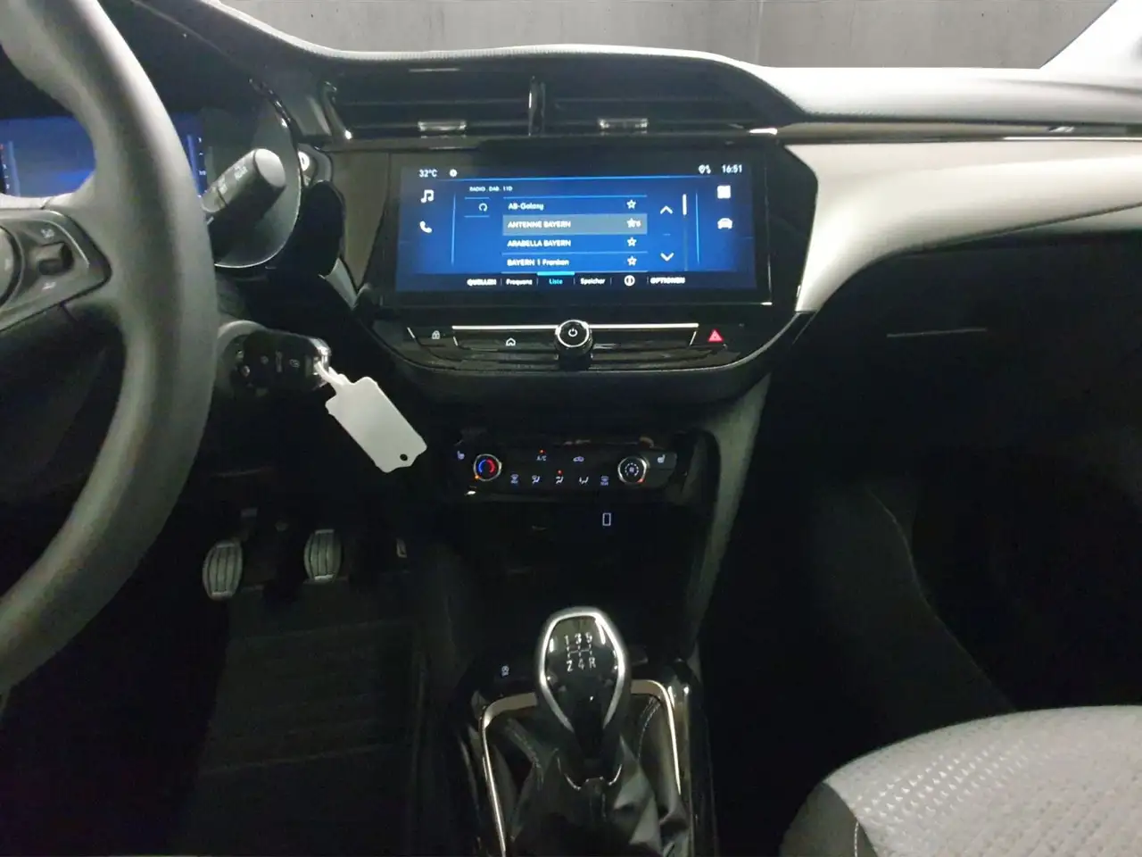 Opel Corsa F 1.2 Edition, Totwinkel-Assist., Sitz-und — Vehicle gallery 15