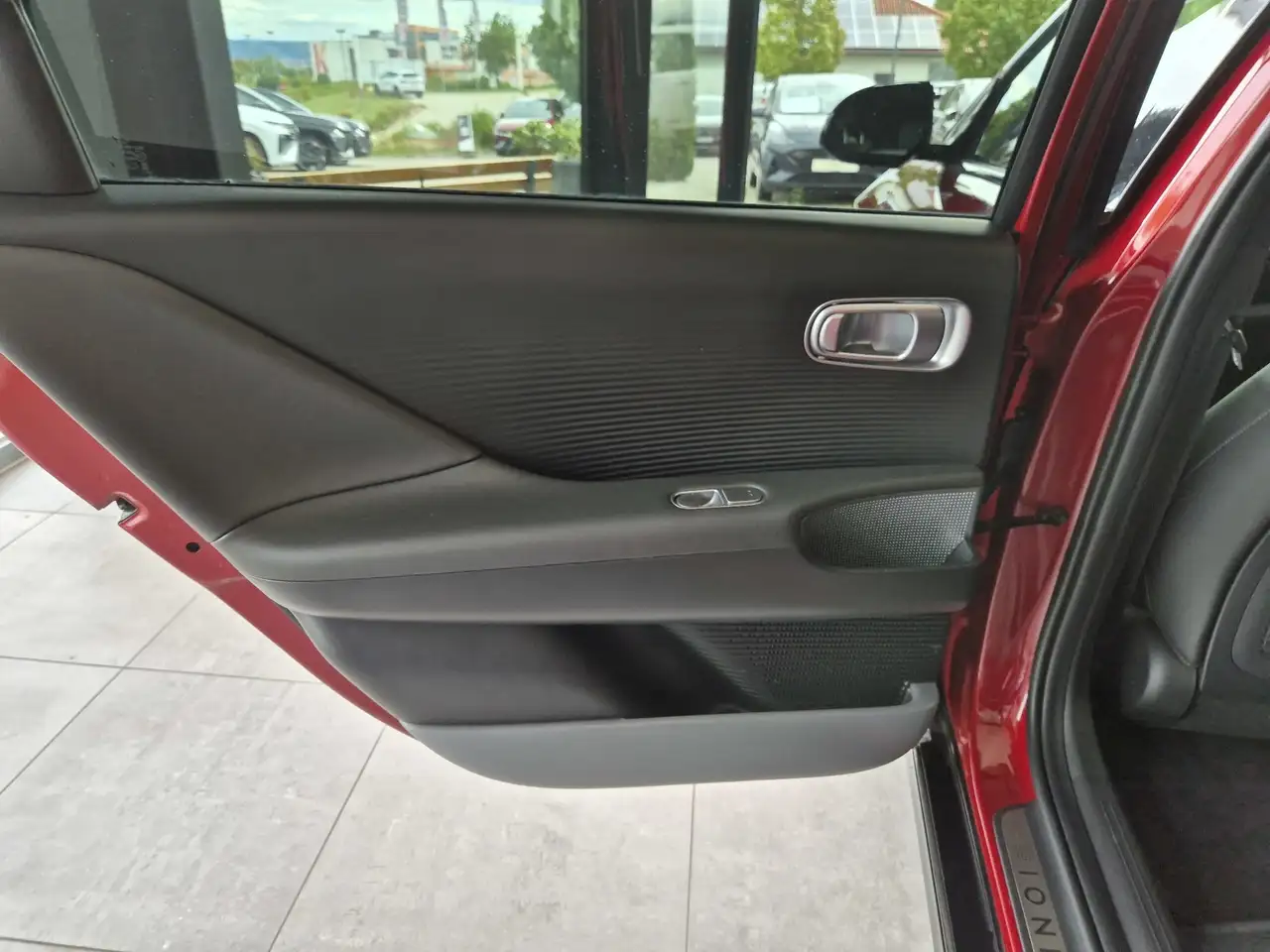 Hyundai IONIQ 6 77,4 kWh 4WD Uniq — معرض صور السيارة 18