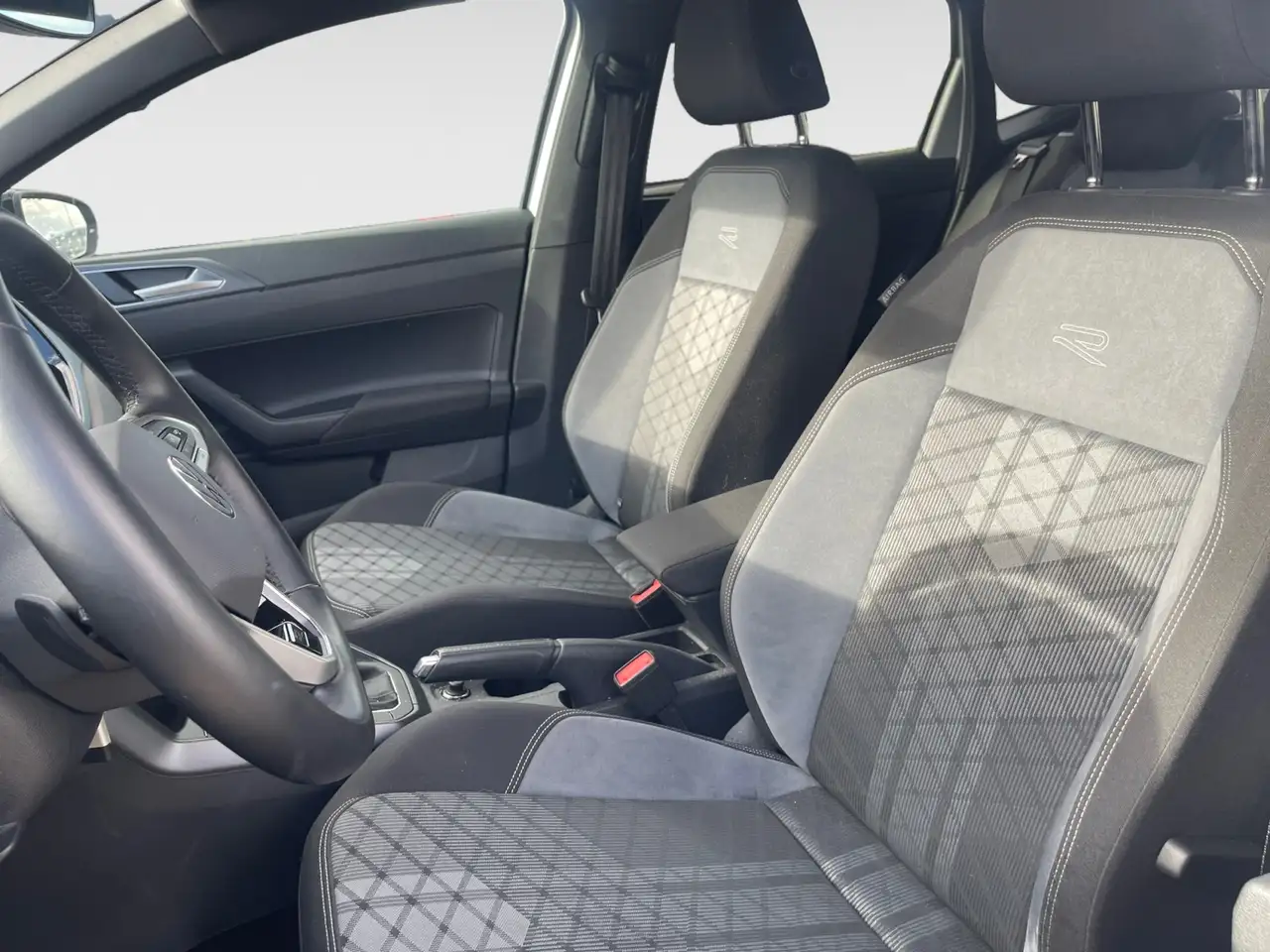 Volkswagen Polo 1,0 TSI DSG R-Line Navi Kamera — Vehicle gallery 8
