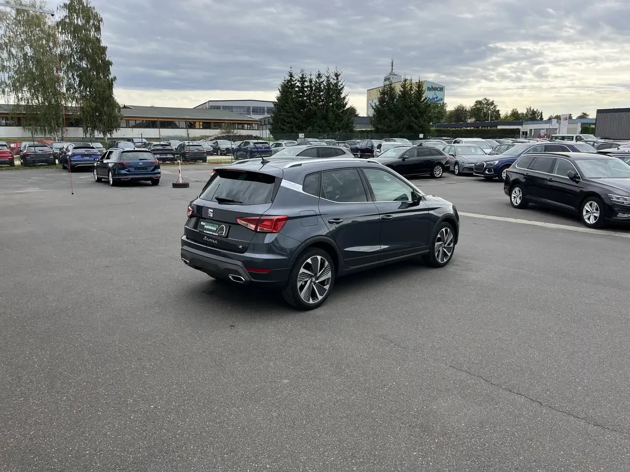 SEAT Arona 1.0 TSI DSG FR 125€ m.20% Anz. Navi RFK ACC SHZ — Galerie du véhicule 8
