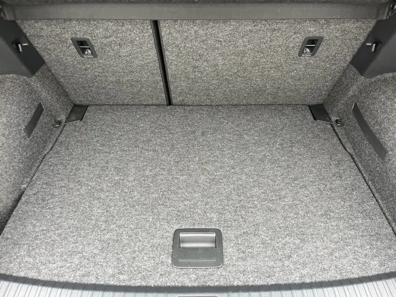 SEAT Arona 1.0 TSI DSG FR 125€ m.20% Anz. Navi RFK ACC SHZ — Galerie du véhicule 28