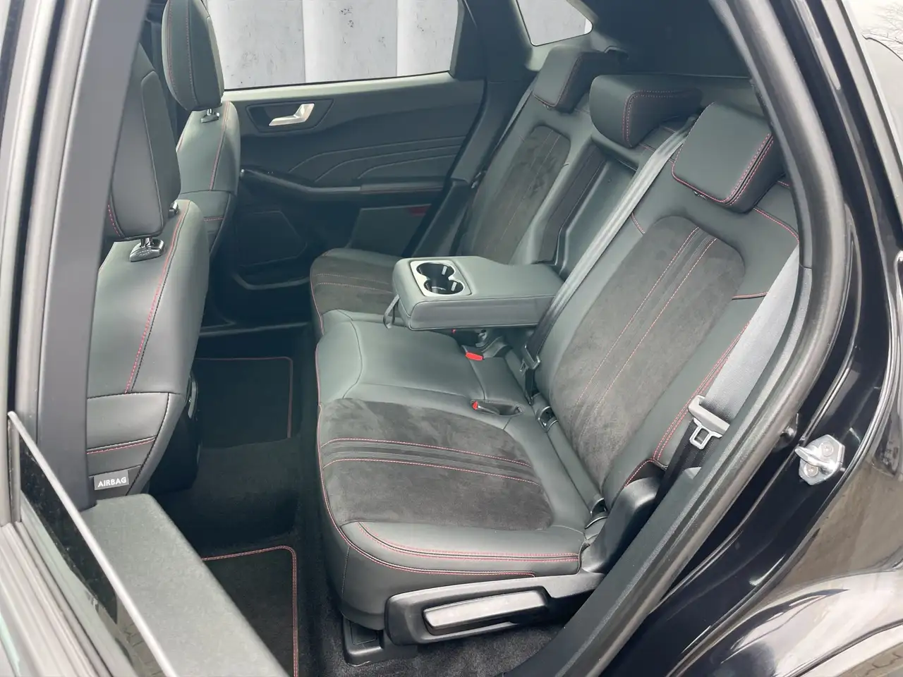 Ford Kuga ST-Line X Aut.*PANO*AHK*360GRAD*LED-MATRIX*NAVI*GR — معرض صور السيارة 11