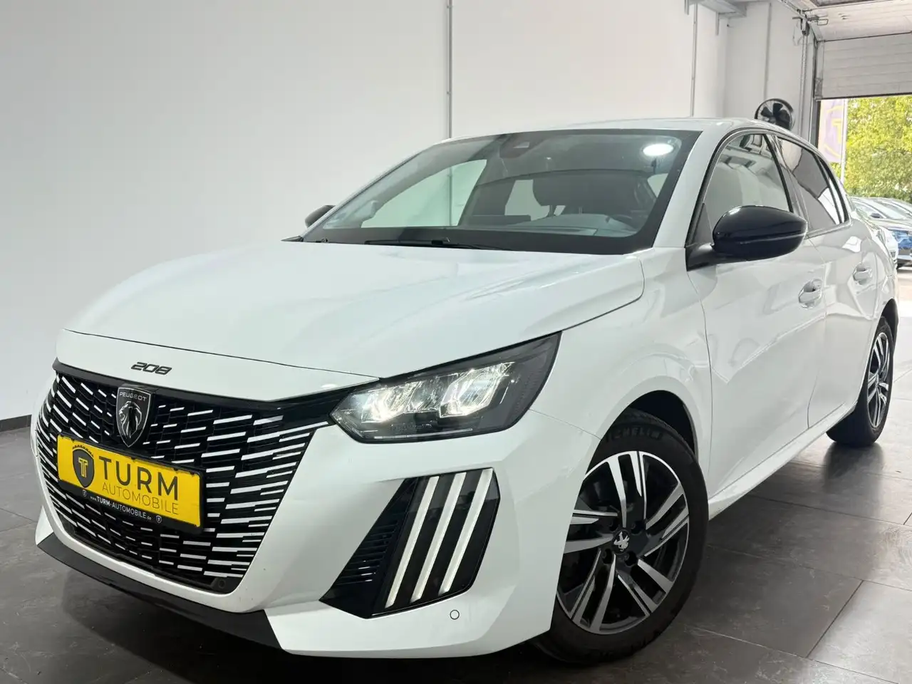 Peugeot 208 Allure 8-FACH Alu|NAVI|SHZ|Parksensoren|Garantie — Fulda
