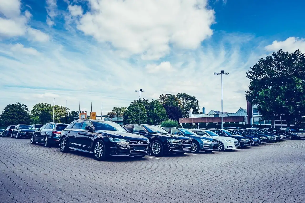 Audi A4 Avant 45 TFSI quattro S line "Edition" — Galería del vehículo 15