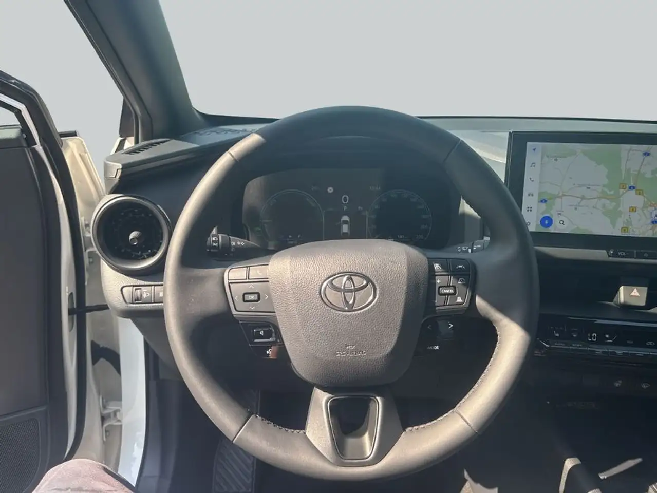 Toyota C-HR 2.0 Plug-in Team Deutschland Technik-Paket — Vehicle gallery 17