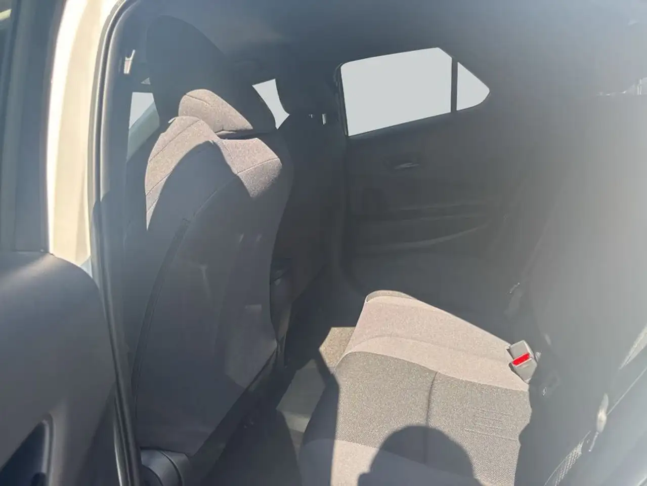 Toyota C-HR 2.0 Plug-in Team Deutschland Technik-Paket — Vehicle gallery 12