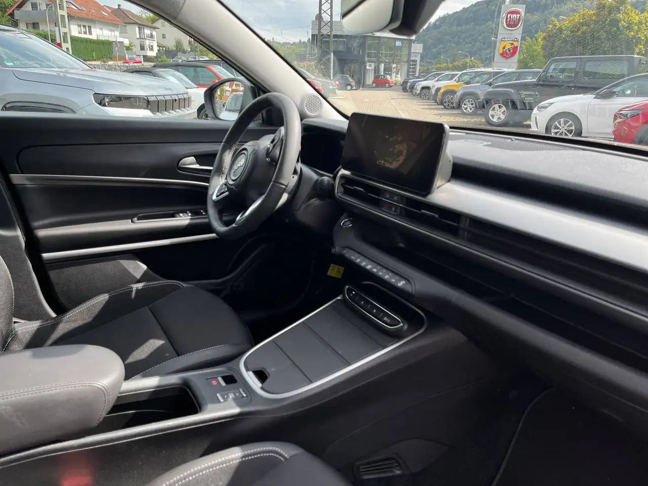 Jeep Avenger 1,2 DCT6 Mild-Hybrid Summit — معرض صور السيارة 9