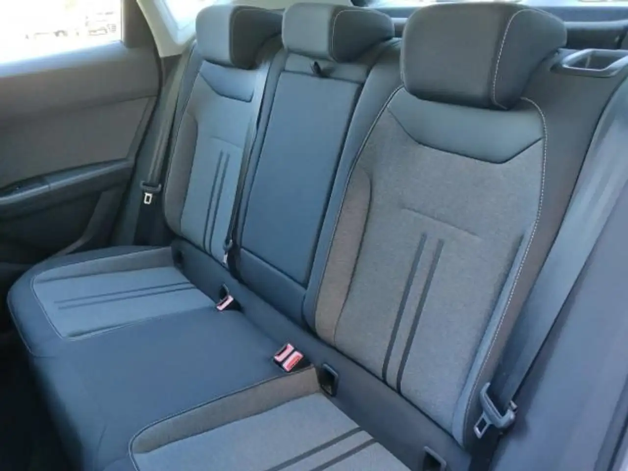 SEAT Ateca ATECA STYLE 1.5 TSI NAVI SITZH. BEHEIZB. LENKRAD — Vehicle gallery 27
