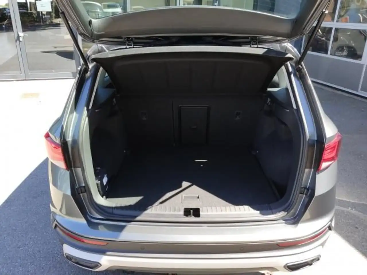 SEAT Ateca ATECA STYLE 1.5 TSI NAVI SITZH. BEHEIZB. LENKRAD — Vehicle gallery 30