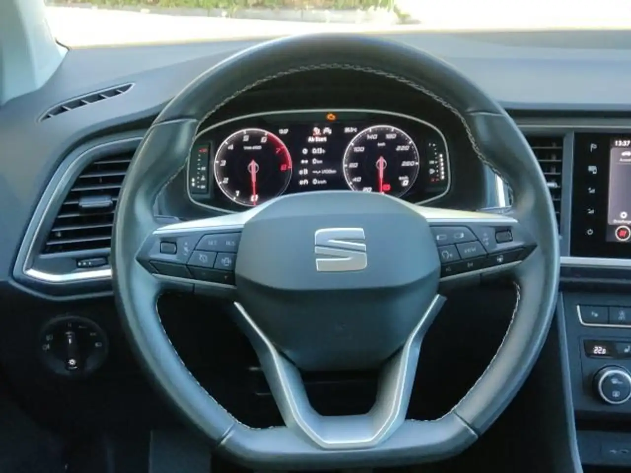 SEAT Ateca ATECA STYLE 1.5 TSI NAVI SITZH. BEHEIZB. LENKRAD — Vehicle gallery 18