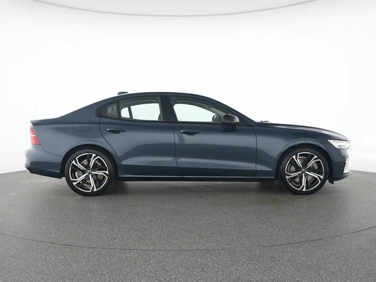Volvo S60 B5 Benzin AWD Ultimate Dark B&W-SOUND*STHZ — Galería del vehículo 11