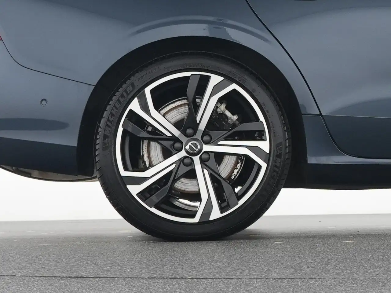 Volvo S60 B5 Benzin AWD Ultimate Dark B&W-SOUND*STHZ — Galería del vehículo 22