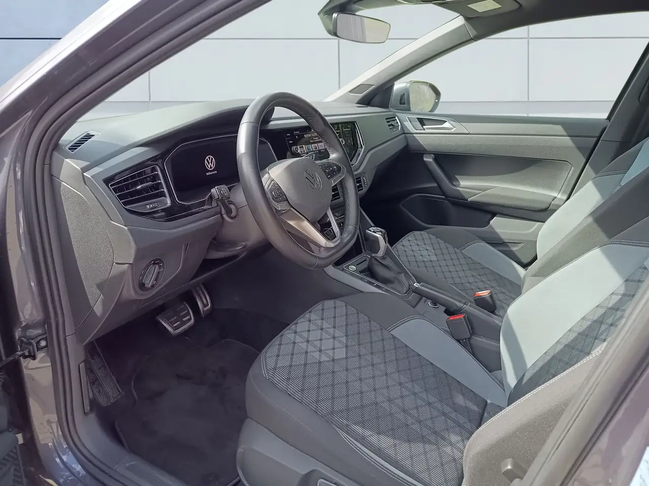 Volkswagen Taigo R-Line 1.5 TSI DSG/ACC/Kamera/Keyless — Galerie du véhicule 9