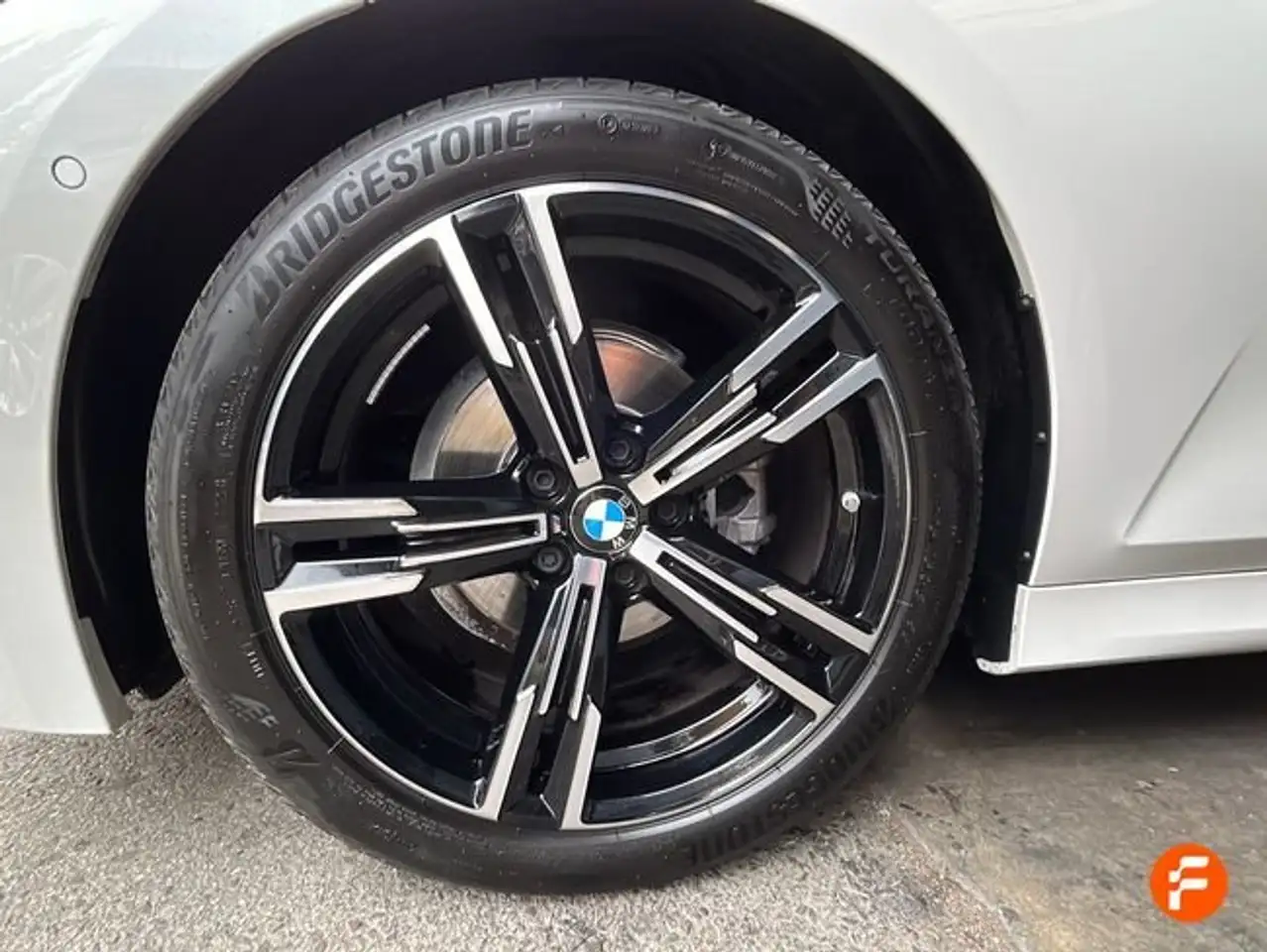 BMW 318 318d Auto. — Galerie du véhicule 30