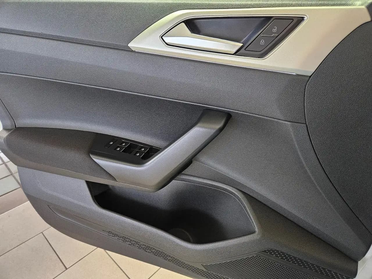 Volkswagen Taigo 1.0 TSI Move AHK LED RFK Navi ACC LightAss — Galerie du véhicule 6