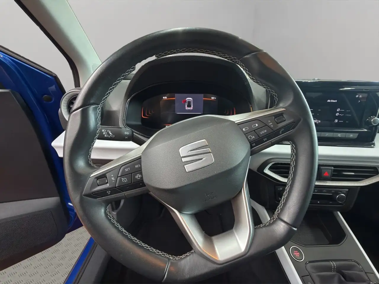 SEAT Arona Style 1.0 TSI Safe & Driving M — معرض صور السيارة 12