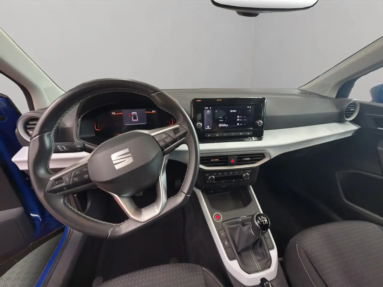 SEAT Arona Style 1.0 TSI Safe & Driving M — معرض صور السيارة 14