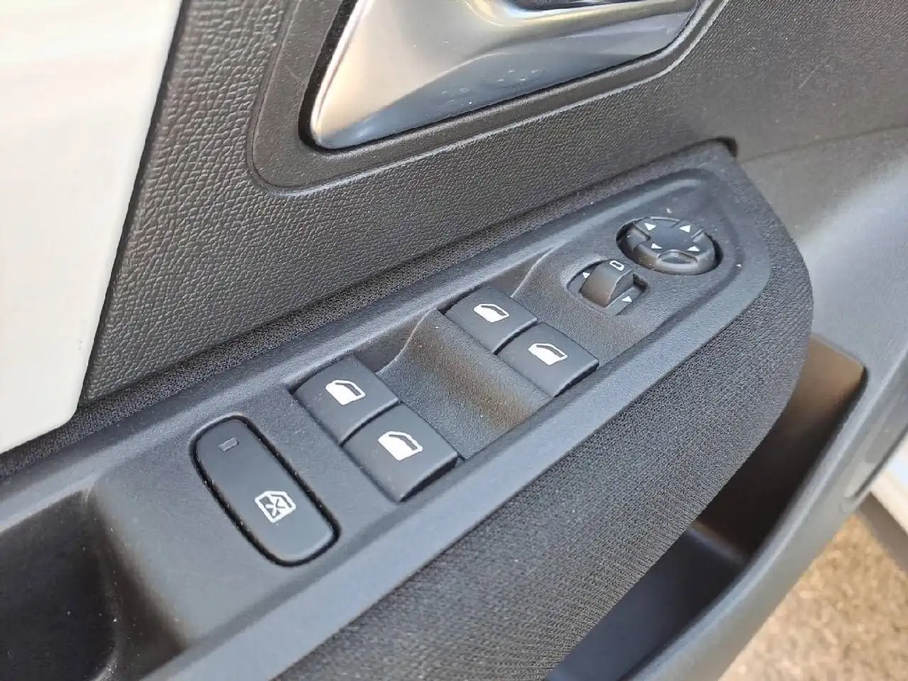 Citroen C4 X 1.2 PureTech You S&S 100 — Galerie du véhicule 12