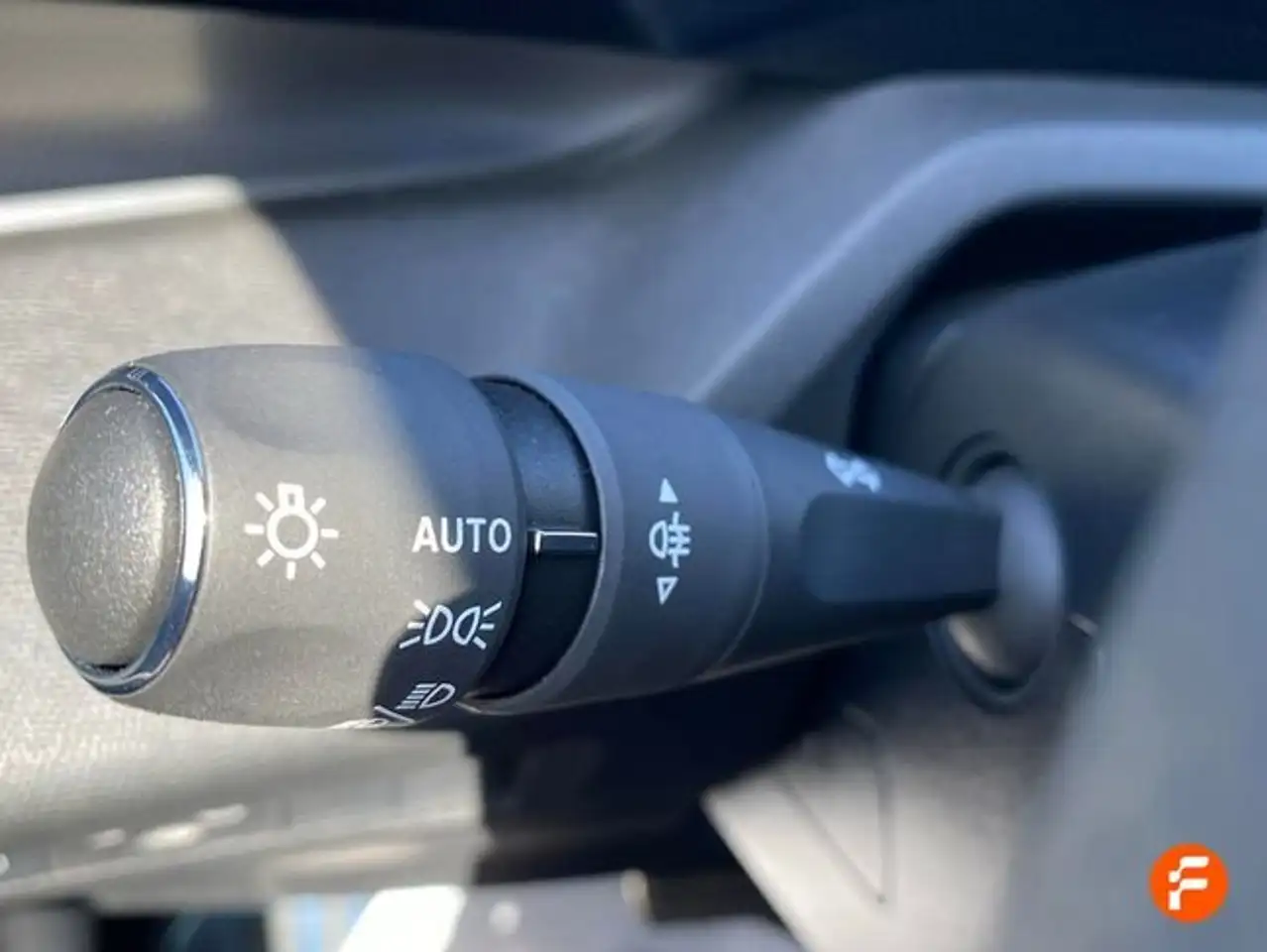 Peugeot 308 SW GT Hybrid 136 e-DCS6 — معرض صور السيارة 22