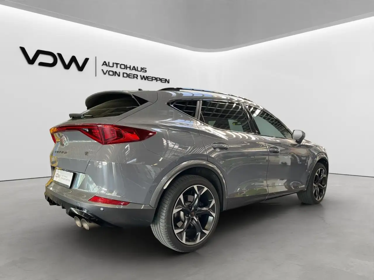 CUPRA Formentor VZ 4Drive Akrapovic, Pano, el. Heckkl. Klima Navi — Vehicle gallery 11