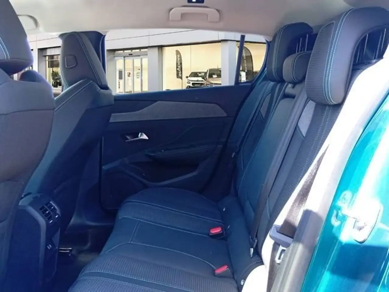 Peugeot 308 1.2 PureTech S&S Allure 130 — Galería del vehículo 12