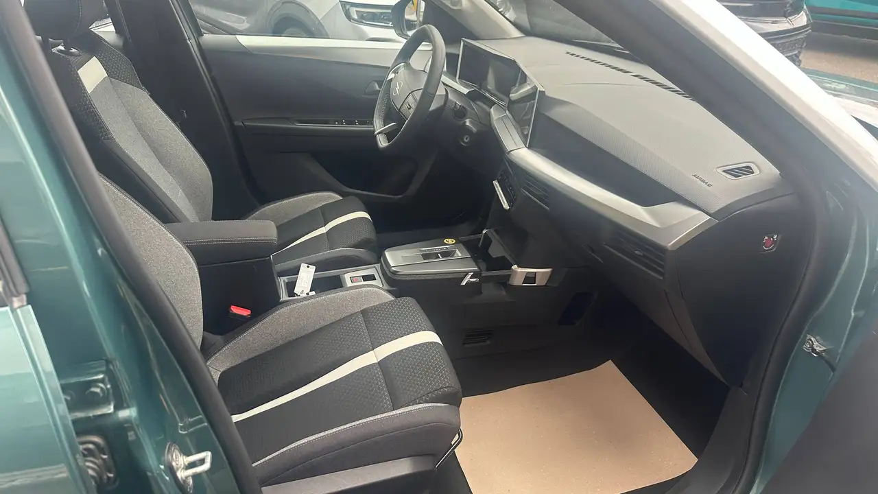 Opel Frontera Edition Rückfahrkamera Sitzheizung Lenkradheizung Navigationssystem — Galería del vehículo 10
